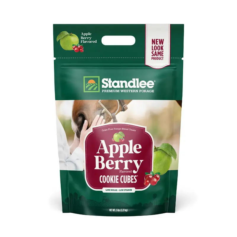 Standlee Apple Berry Cookie Cubes – Premium Western Forage Horse Treats 1